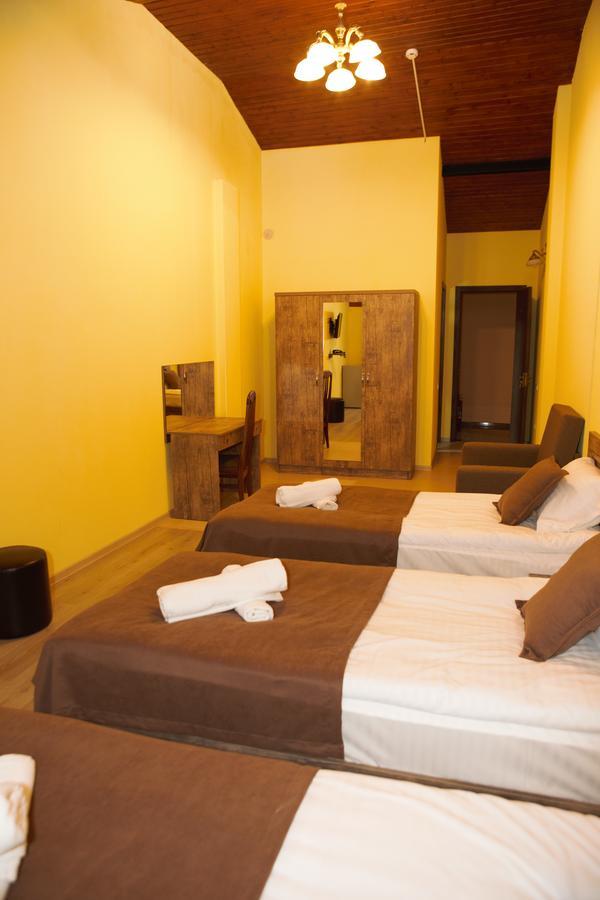 Hotel Holiday Villa Tbilisi Exterior photo
