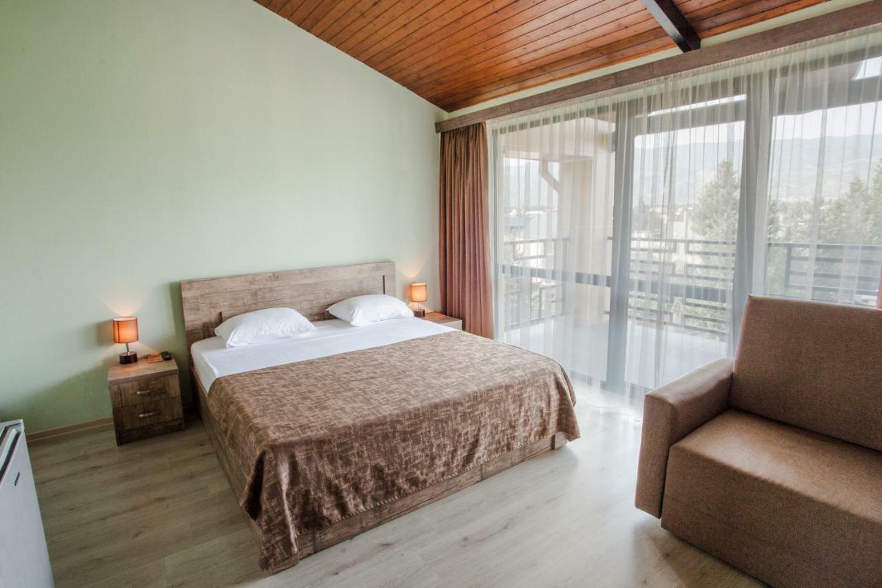 Hotel Holiday Villa Tbilisi Exterior photo